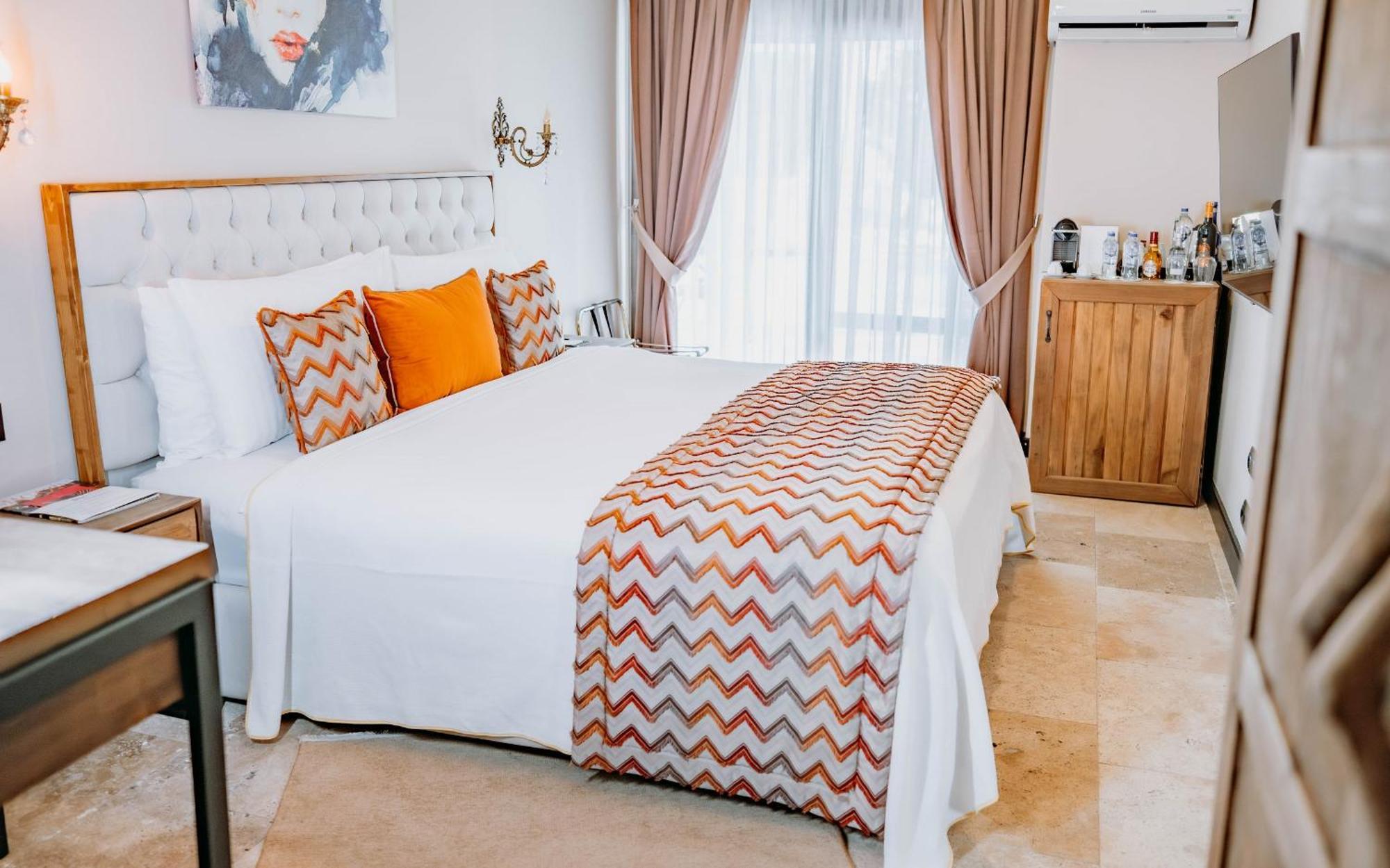 Doors Urla & Otel